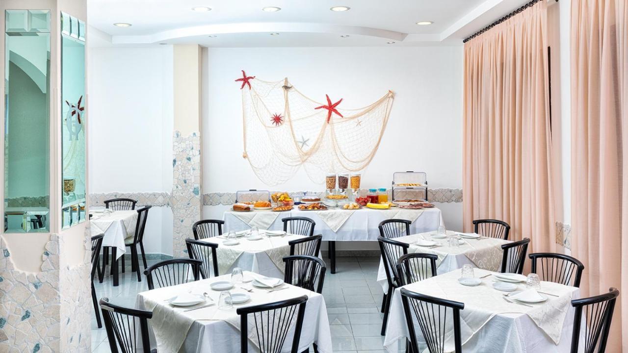 Albergo Gloria Bellaria-Igea Marina Bagian luar foto